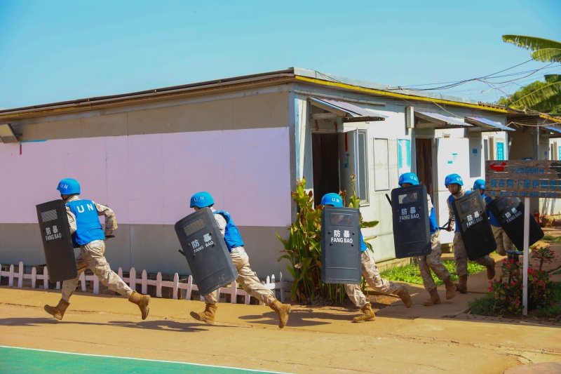 应急小组迅速出动。黄浩摄