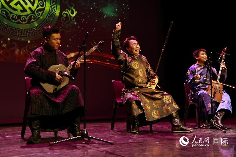 图为2026马年巴黎春节联欢晚会现场。人民网记者 尚凯元摄