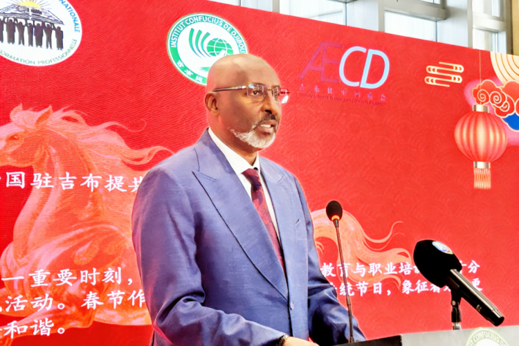 吉布提国民教育与职业培训部部长穆斯塔法致辞。吉布提孔子学院供图