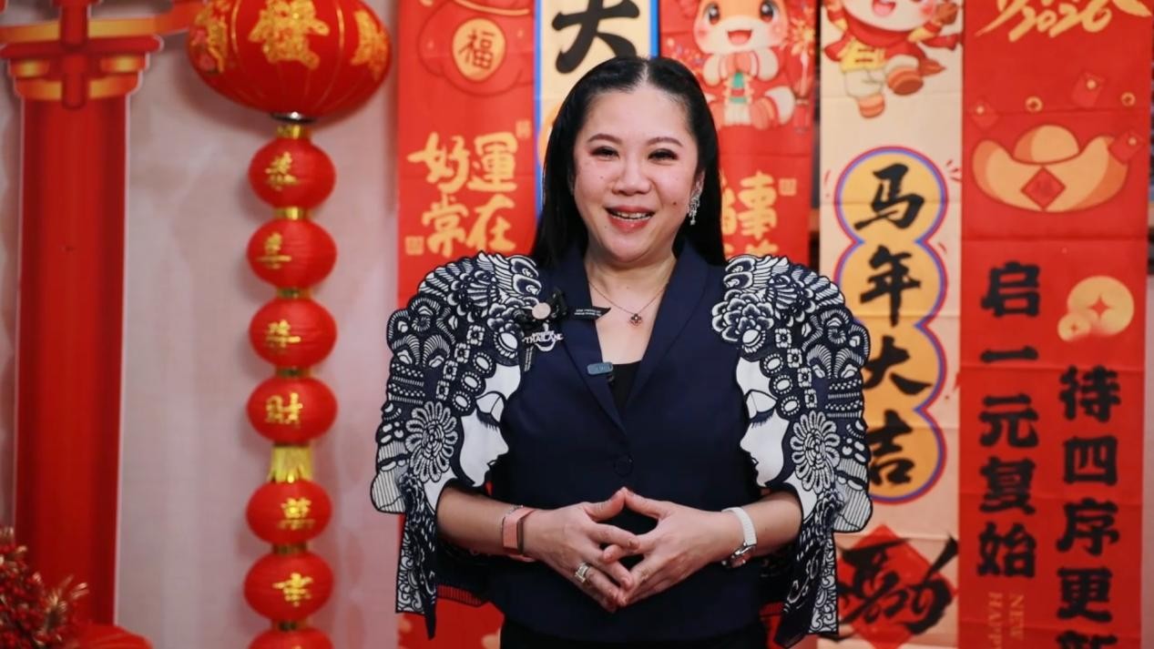 泰国国家旅游局局长塔佩妮·佳沛本向广大中国朋友送新春祝福。帕瓦丽·阿卡雅坤摄