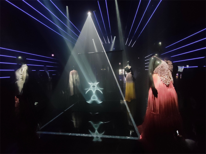 “赛博非遗”静态秀现场。杨浩鹏摄