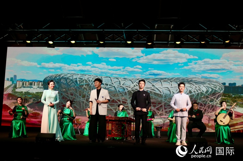 演员带来精彩表演。记者程龙摄