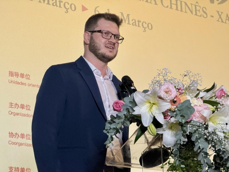 圣保罗州文化厅常务副厅长马塞洛·德阿西斯在2026巴西“中国·上海电影周”开幕式上致辞。戴萌摄