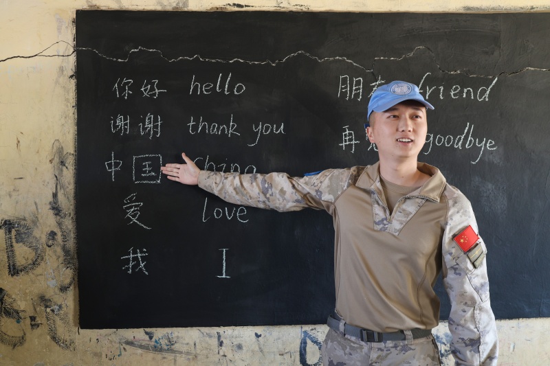 开展中文教学。韩瑞田摄