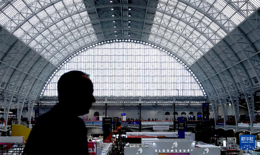 这是3月10日拍摄的英国伦敦书展现场。新华社记者 李颖 摄