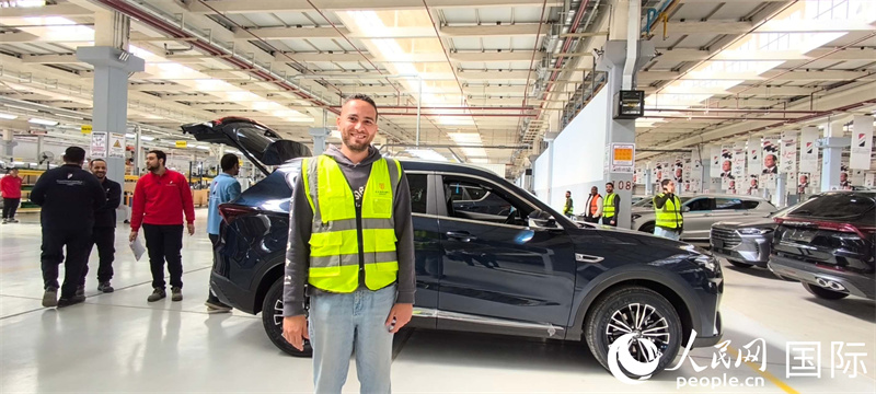 厂长艾哈迈德。人民网记者黄培昭摄