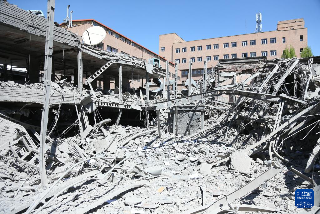 这是4月7日在德黑兰拍摄的遭美国和以色列空袭后的伊朗谢里夫理工大学。新华社记者 沙达提 摄