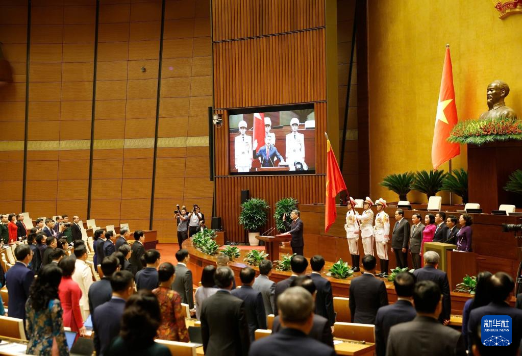 4月7日，黎明兴在越南首都河内宣誓就任越南政府总理。新华社/越通社