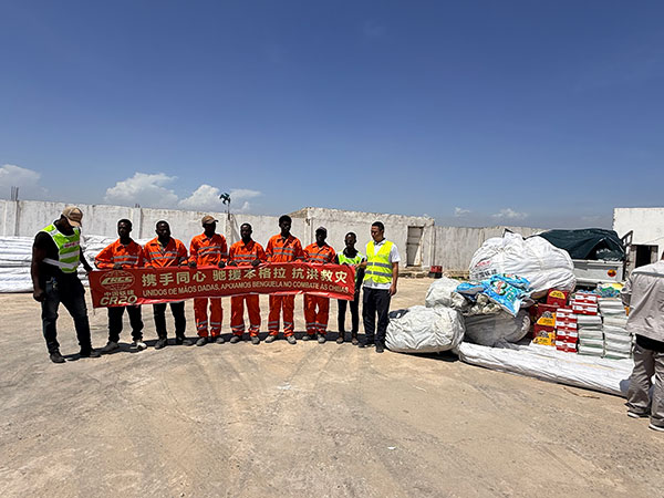 合影留念。中铁二十局供图