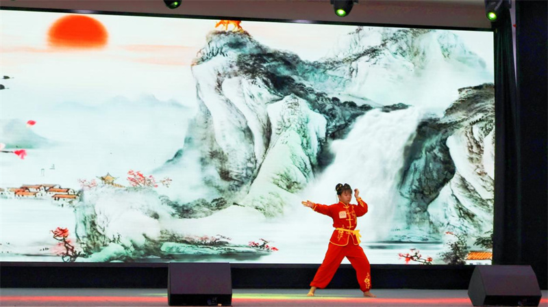 参赛选手进行才艺展示。哈大孔院供图