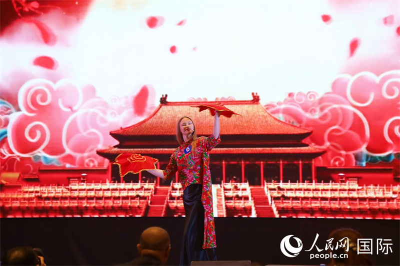 参赛选手进行中华才艺展示。人民网记者 隋鑫摄