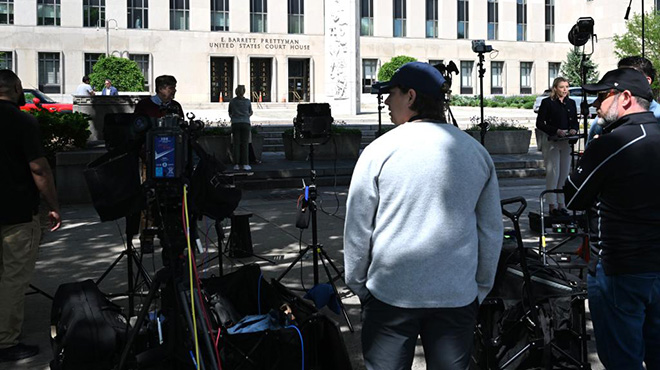 记者观察：白宫记协晚宴枪击凸显美国治理无力