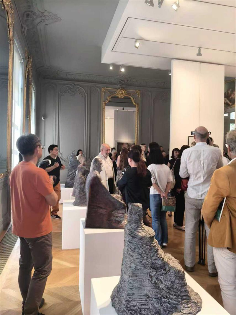 “问道中西——陆秀竞＆让·安哥拉中法艺术对话联展”开幕活动现场。主办方供图