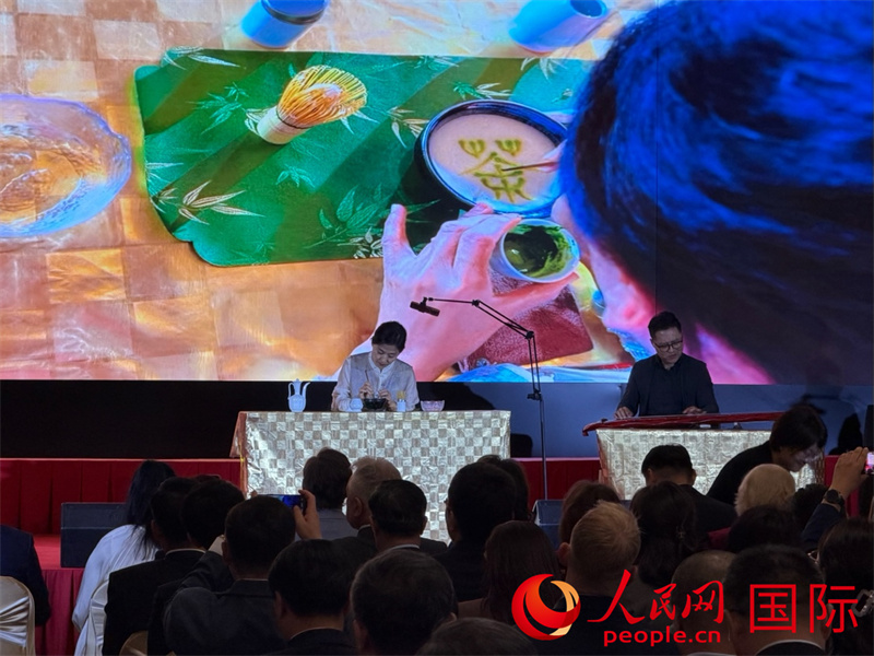 图为招待会现场。人民网记者 张朋辉摄