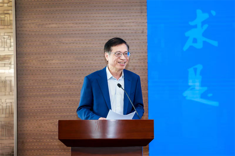 浙江省社科联党组原书记、浙江省区域国别学会会长郭华巍在浙江大学法国研究院揭牌仪式上发言。主办方供图