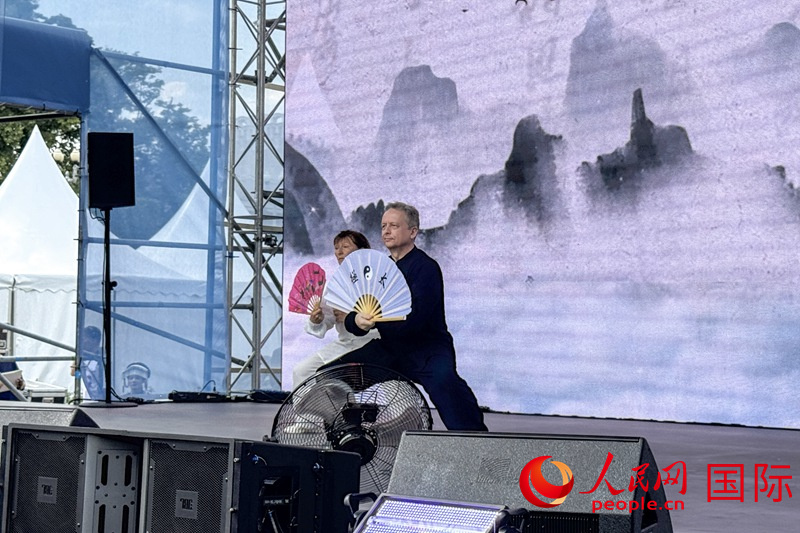 开幕式文艺演出。人民网实习生 马明溪摄