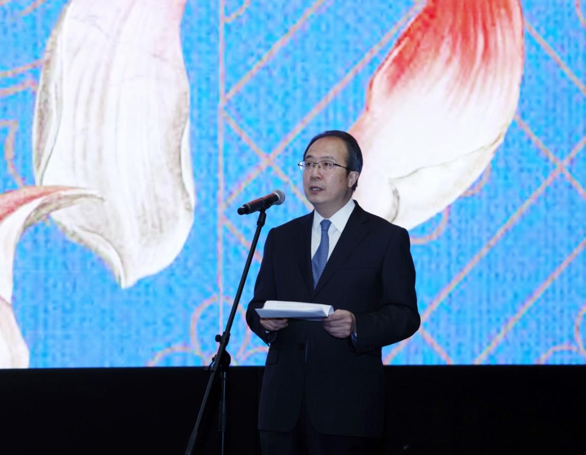 外交部部长助理洪磊在放映后致辞。外交部供图