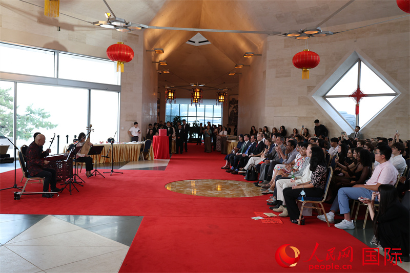 近日，中国驻美国大使馆与当地“使馆体验协会”联合举办“共度中国节——大暑派对”开放日。人民网记者 李志伟摄