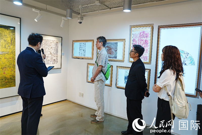 “海纳百川——中国国家画院国际艺术对话展”活动现场。 人民网记者 汪思源摄