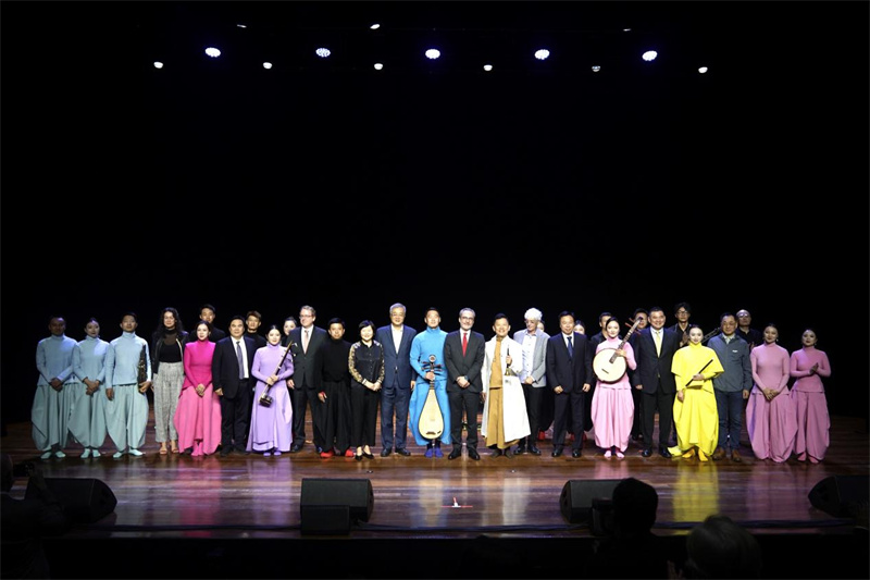 当地时间8月4日，《中国色》音乐会在巴西利亚普拉纳托剧院上演。紫荆文化集团供图