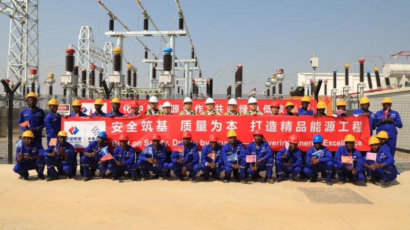 中赞员工合影。 中国电建供图