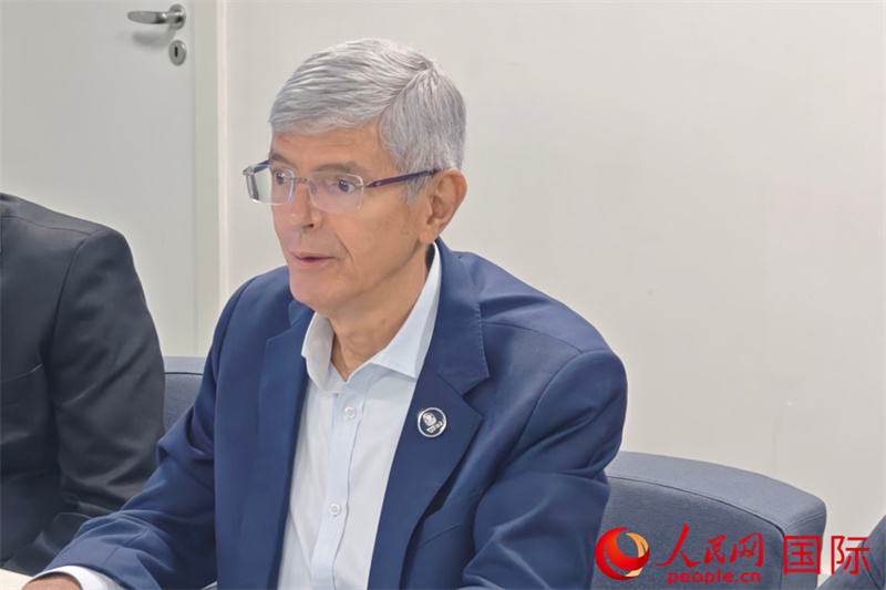 里约热内卢联邦大学校长罗伯托·梅德罗尼奥在活动上致辞。人民网记者 陈海琪摄