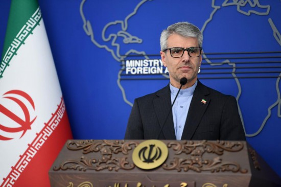 2025年3月10日,伊朗外交部发言人巴加埃在德黑兰出席新闻发布会。新华社记者沙达提摄