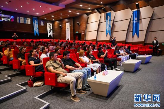 图为“领事零距离 服务进社区”活动现场。 记者 刘磊 摄