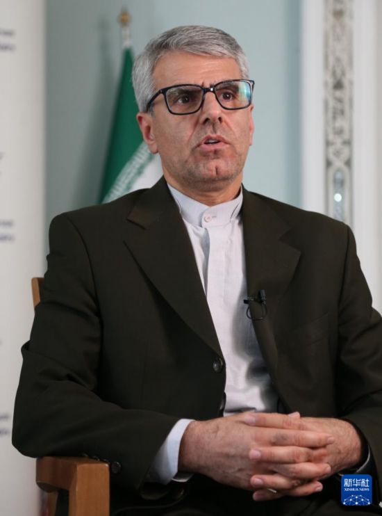 8月30日,伊朗外交部发言人巴加埃在德黑兰接受新华社记者专访。新华社记者 沙达提 摄