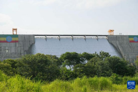 这是9月9日在埃塞俄比亚本尚古勒-古马兹州拍摄的“复兴大坝”。新华社发(迈克尔·特韦尔德摄)