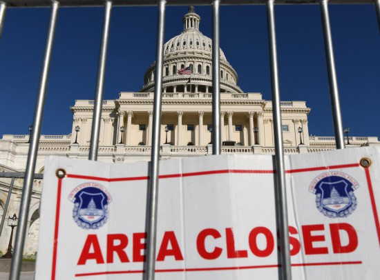 这是10月5日在美国华盛顿拍摄的国会大厦。新华社记者李睿摄