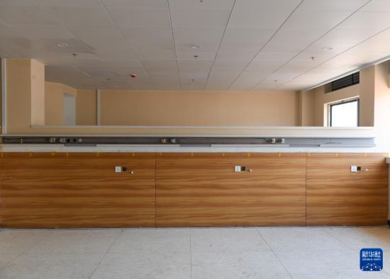 　　这是9月29日在卢旺达基加利市郊拍摄的马萨卡医院改扩建项目仍在建设中的病房内景。新华社记者 李亚辉 摄