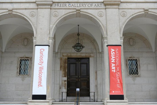 10月12日,位于美国华盛顿的国立亚洲艺术博物馆因联邦政府“停摆”而关闭。新华社记者李睿摄