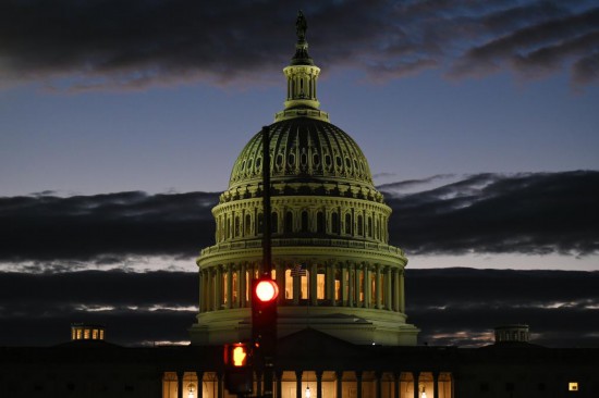 这是10月15日在美国华盛顿拍摄的国会大厦。新华社记者李睿摄