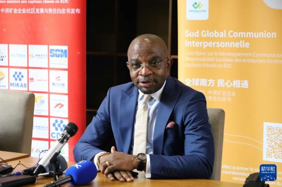 12月22日,刚果(金)国务部长兼职业培训部长马克·埃基拉·利孔比奥在首都金沙萨接受新华社记者专访。新华社记者 史彧 摄