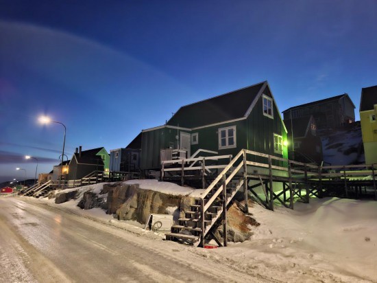  这是1月7日在丹麦自治领地格陵兰岛亚细亚特拍摄的街景（手机照片）。新华社发（张全卫摄）