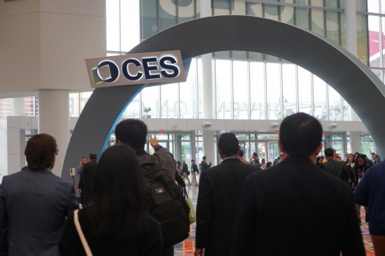 1月6日，人们参观2026年美国拉斯维加斯消费电子展。新华社发（曾慧摄）