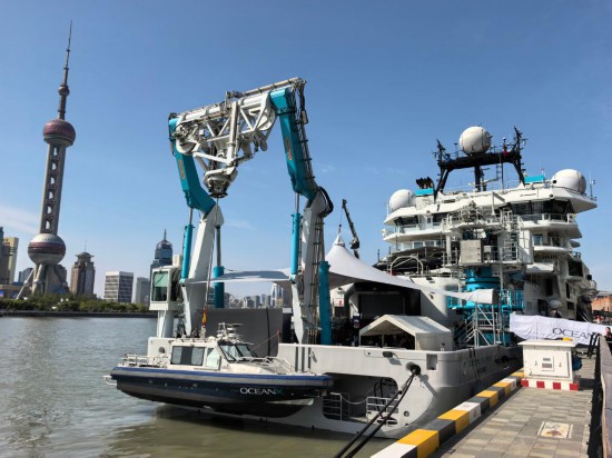 图为“中美青年友谊号”靠泊上海黄浦江。新华社记者 吴宇 摄