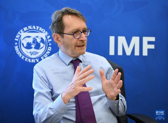 　　4月15日，国际货币基金组织（IMF）亚太部副主任托马斯·赫尔布林在美国华盛顿接受新华社记者专访。新华社记者 李睿 摄