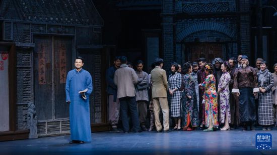 　　这是4月21日在澳大利亚墨尔本帕莱剧场拍摄的中国国家话剧院经典话剧《四世同堂》演出现场。新华社发（主办方供图）